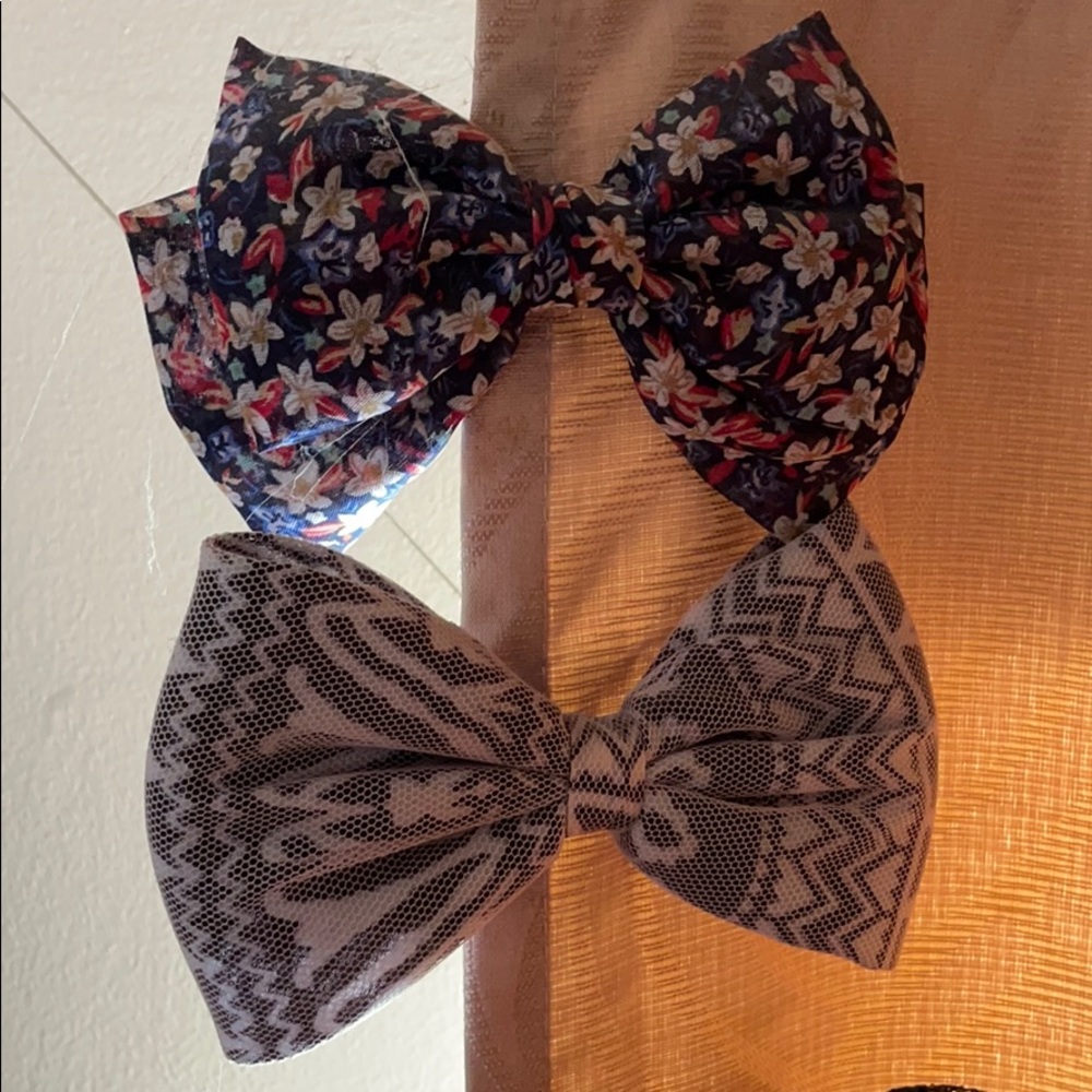 LOT- Hair clip bows